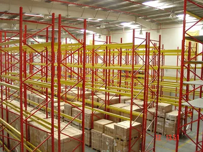 Solution de stockage industriel Rayonnage d'entrepôt Vna à usage intensif